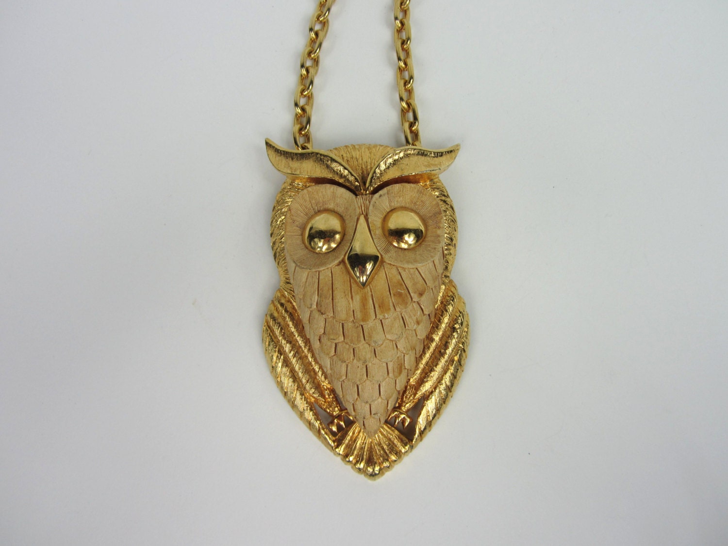 Vintage Owl Pendant Necklace . Wood Owl Gold Tone . by MISSIONMOD