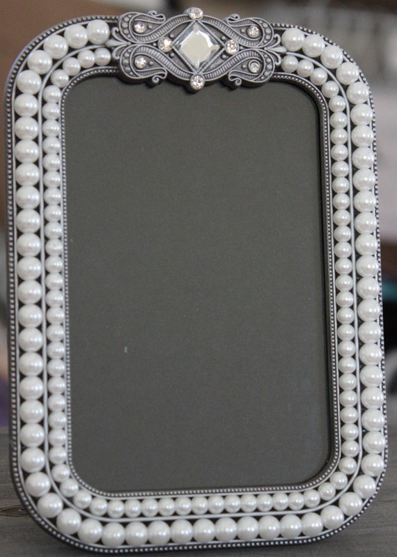 Items similar to Vintage Style PEARL RHINESTONE FRAME Pearls Bling