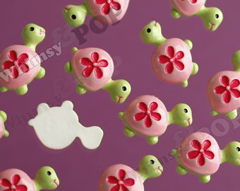 4 - Kawaii Green and Pink Turtle Cabochons, Tortoise Resin Flatback Cabochons, 20mm (R6-010)