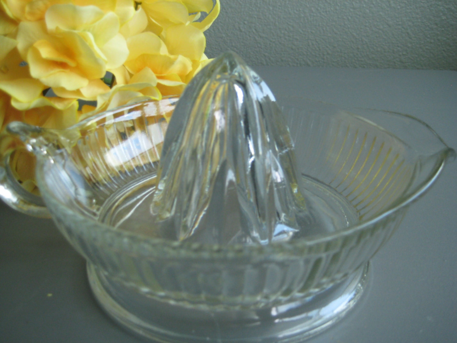 Antique Juice Squeezer / Vintage Orange Juicer / Retro Glass