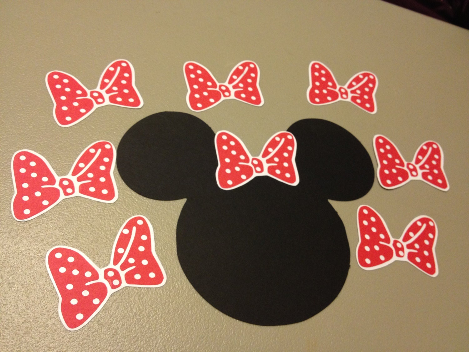 Large Pin the Bow on Minnie with 8 Polka dot bows.