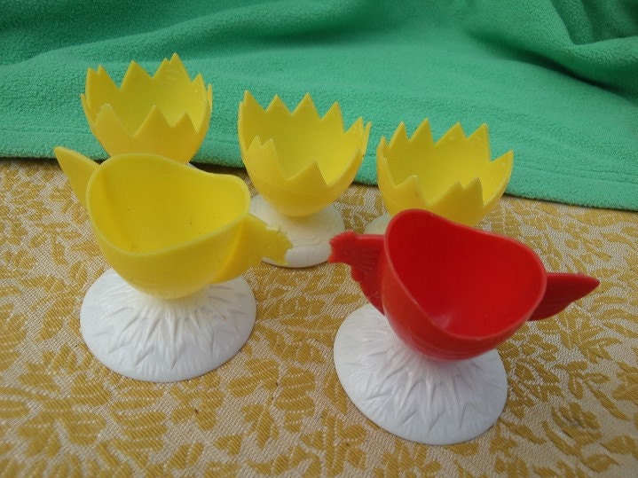 Easter Egg Cups Hen Rooster Chicks vintage set