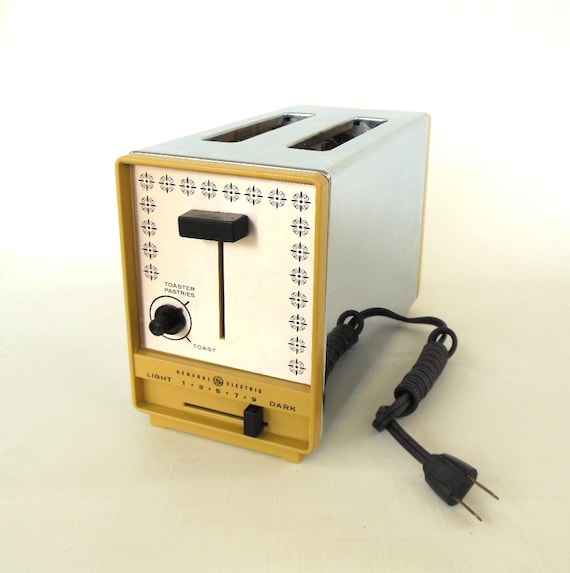 Vintage Toaster General Electric Chrome Harvest by LaurasLastDitch