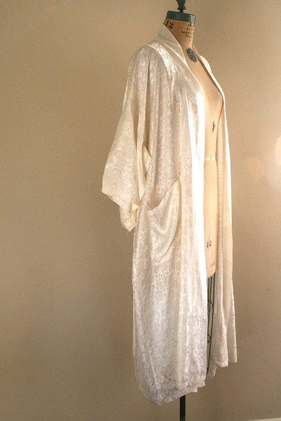 vietnamese silk robe