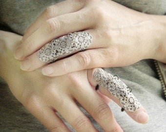 Versailles Armor Ring Gothic Flourish Filigree Knuckle Ring ONE Ring Silver Tone