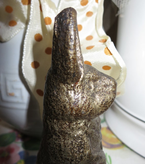 metal rabbit figurine
