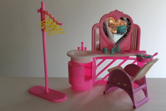 Vintage Barbie Beauty Salon Playset