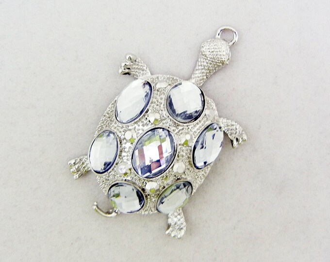 Textured Silver-tone Turtle Pendant Clear Acrylic Cabochons