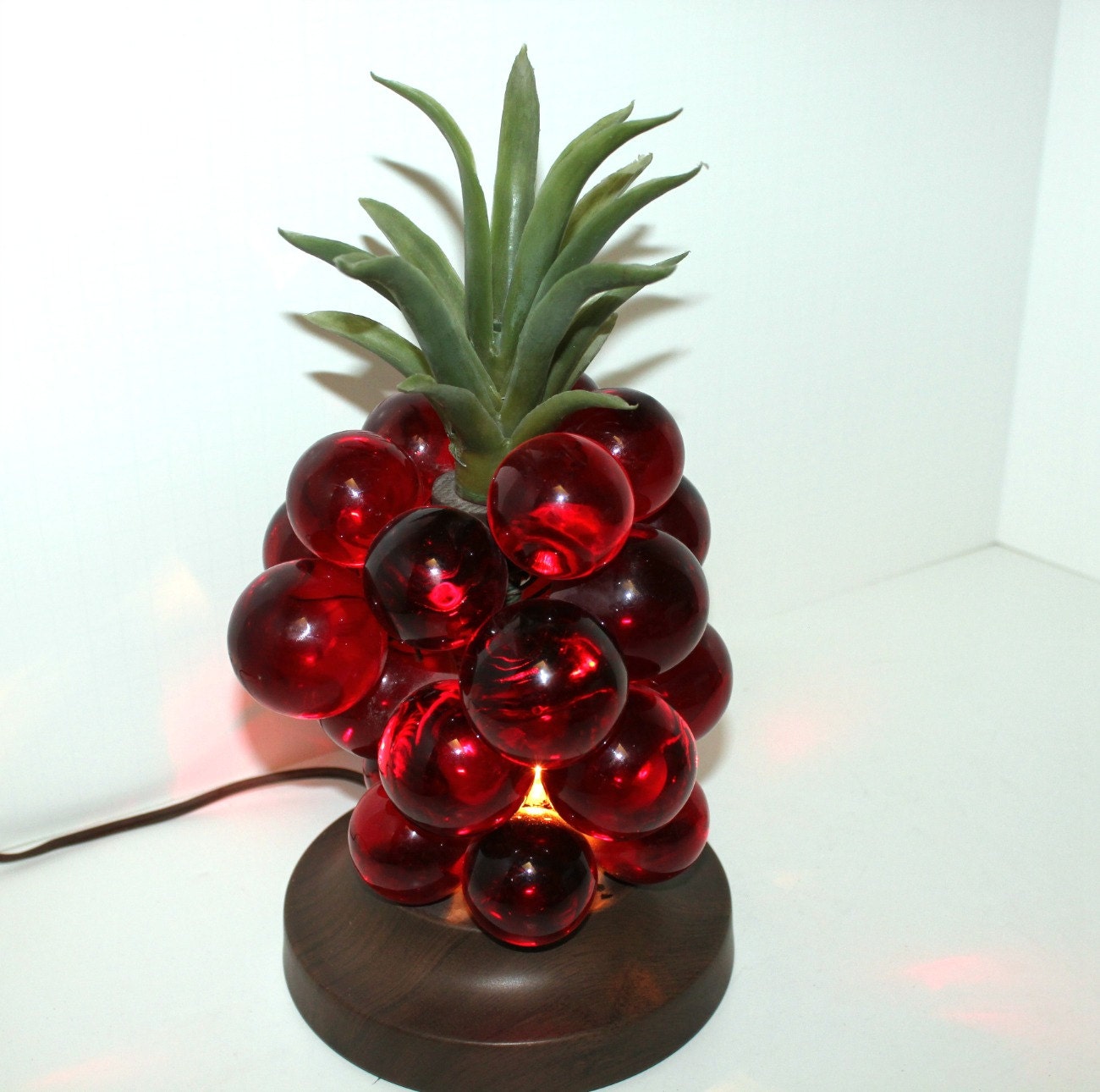 Vintage Lucite Cluster Ball Light Lamp Red Pineapple