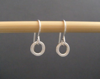 tiny silver earrings. sterling silver circle earrings. everyday earrings. dangles. drop earrings. simple minimalist. 1/4" circle.
