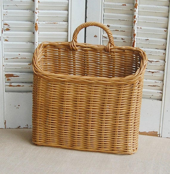 Vintage Wall Basket / Wicker Basket / Hanging Basket