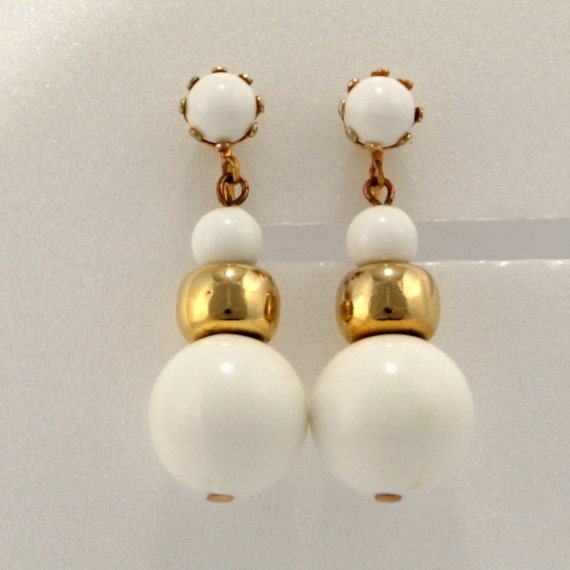 White Drop Dangle Clip On Earrings Mid Century Vtg Jewelry