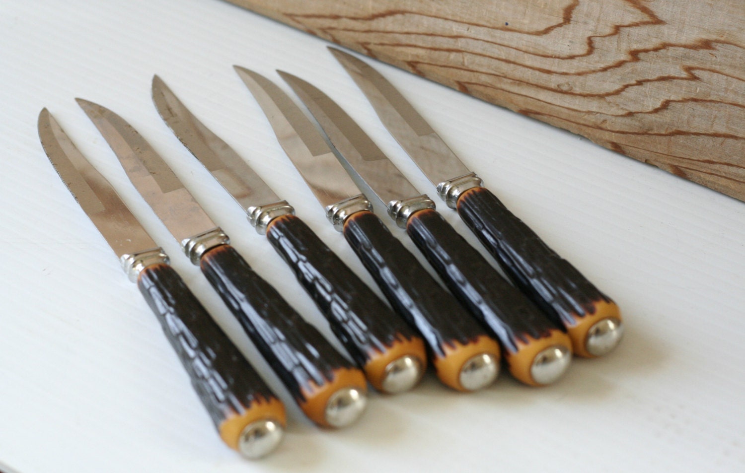 Set of Vintage Regent Sheffield Knives with Bakelite Handles