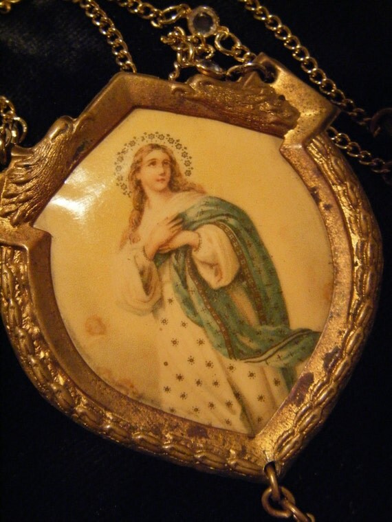 Antique religious necklace bezel crystal victorian emerald