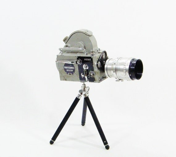 Vintage 16mm Movie Camera by ohiopicker on Etsy