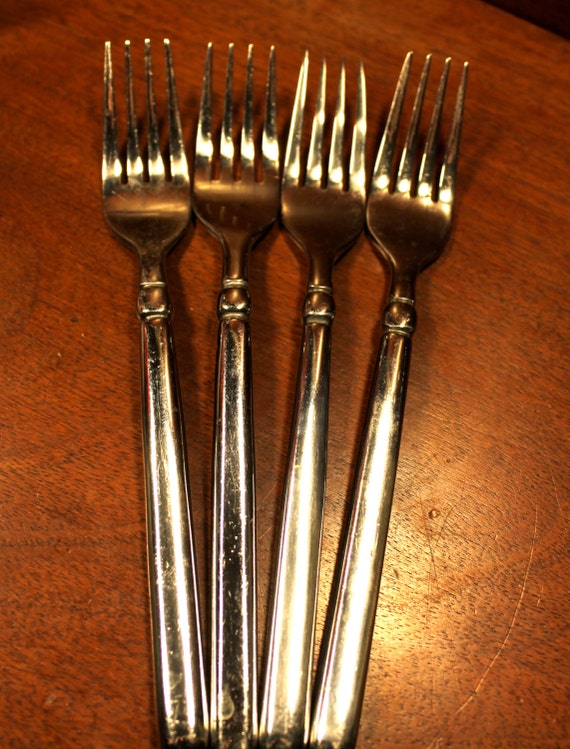 Vintage Flatware from Hampton Silversmith in DOMINIQUE MIRROR