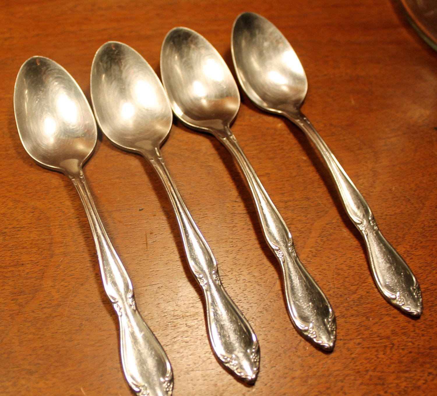 ONEIDA Ltd. USA Stainless spoons Vintage Flatware Floral Tip