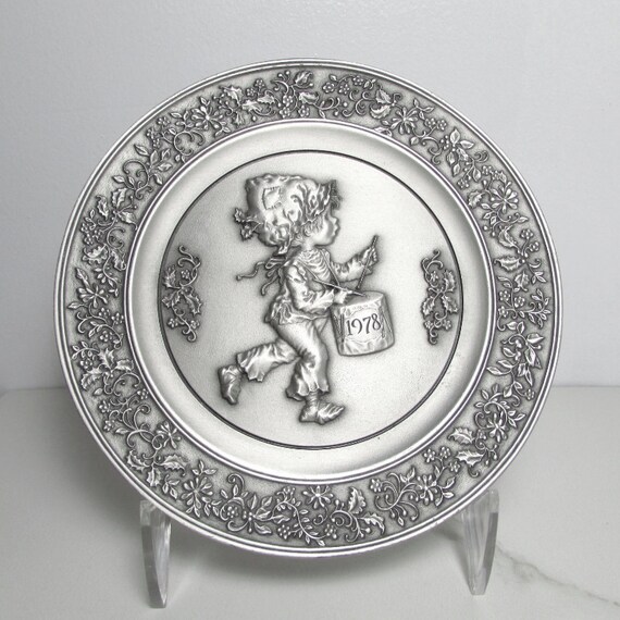 Vintage Hallmark Pewter Christmas Plate 1978 by SkeeterBitz