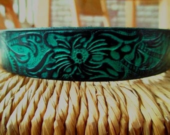 Leather Dog Collar with Hibiscus Pattern. 1" Wide Leather Dog in Deep Turquoise and Black Embossed Design.