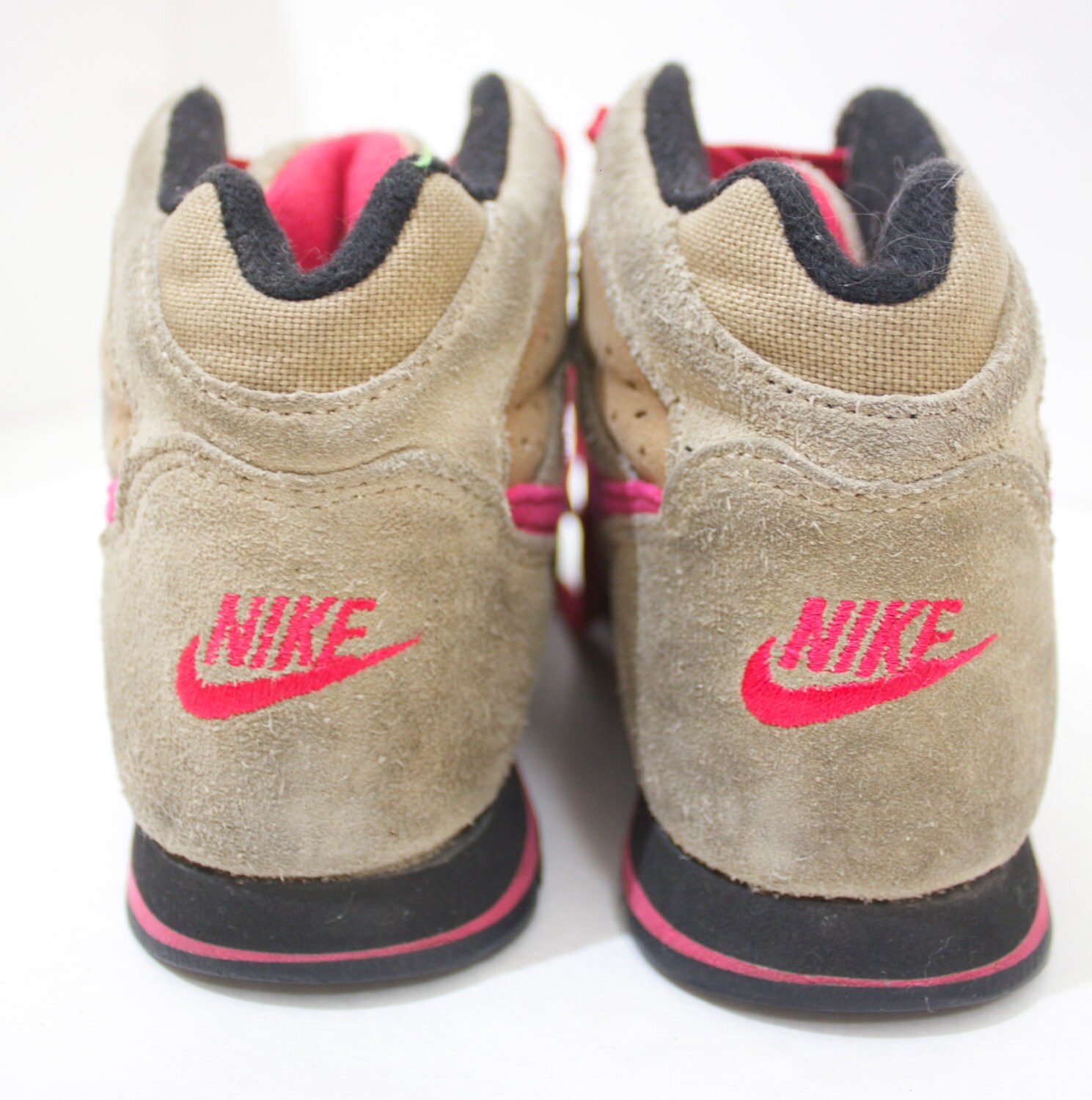 Vintage Retro Women's Nike Lava Dome Hiking Boots Shoes