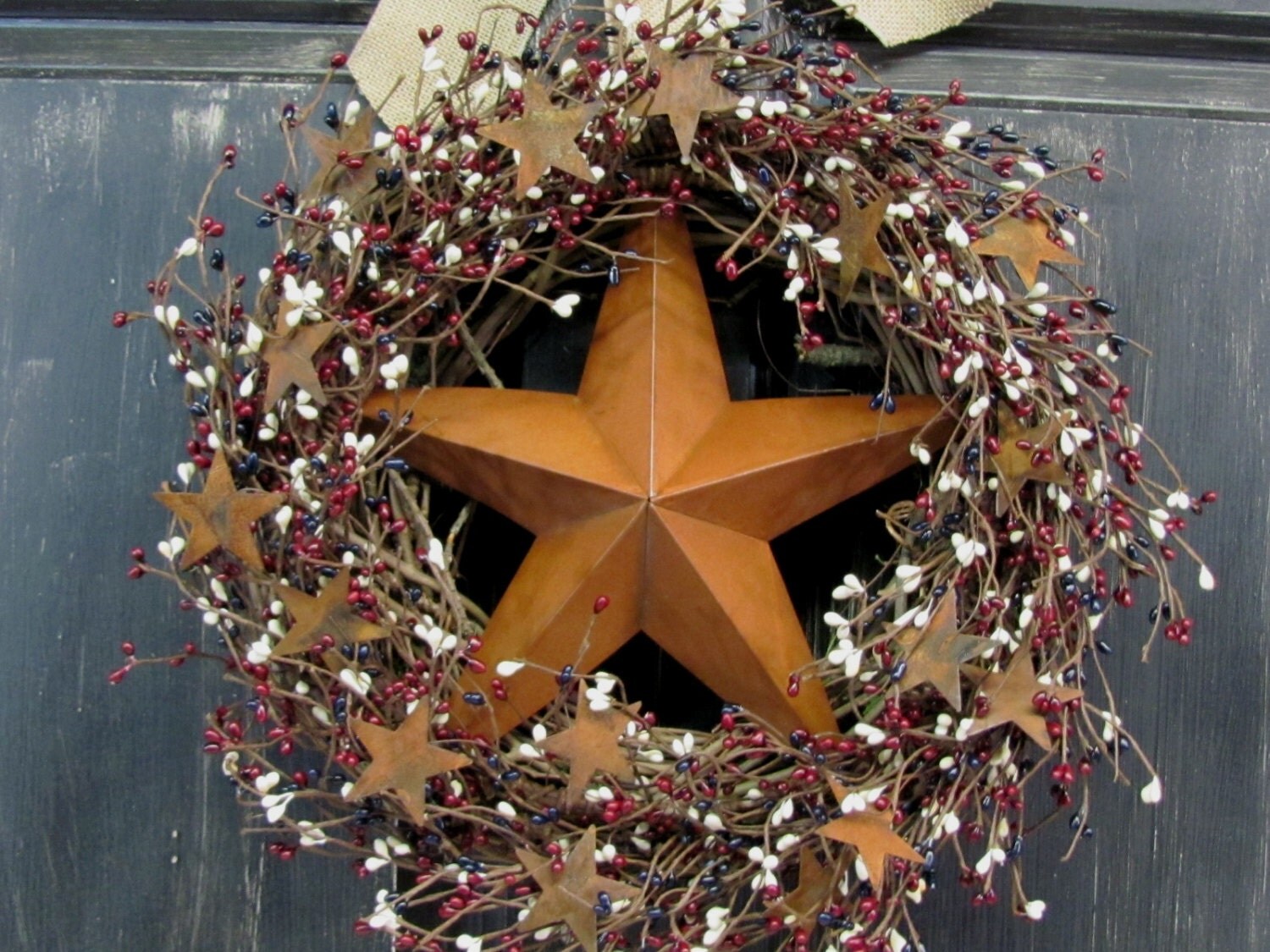 Primitive Americana Rusty Star Wreath - Rustic Door Decor - Americana Home Decor - Rusty Star Pip Berry Wreath USA 4th of July Wreath