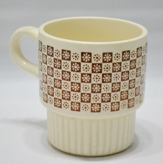 vintage stackable coffee mugs brown and white cups 1970s vintage stackable coffee mugs brown and white cups 1970s