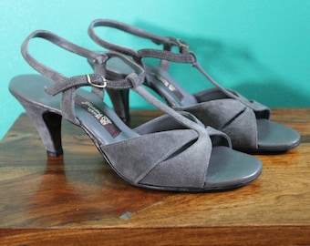 Sassy Vintage Grey Hush Puppies Sandals - 1980s