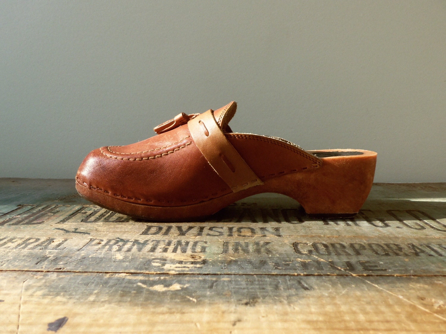 tassel clogs