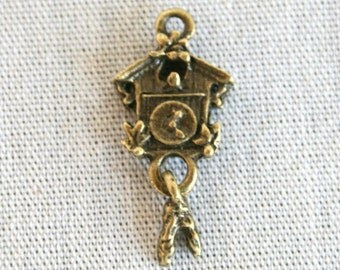 8 Antique Bronze Coo Coo Clock with Moving Pendulum Charms/Pendants