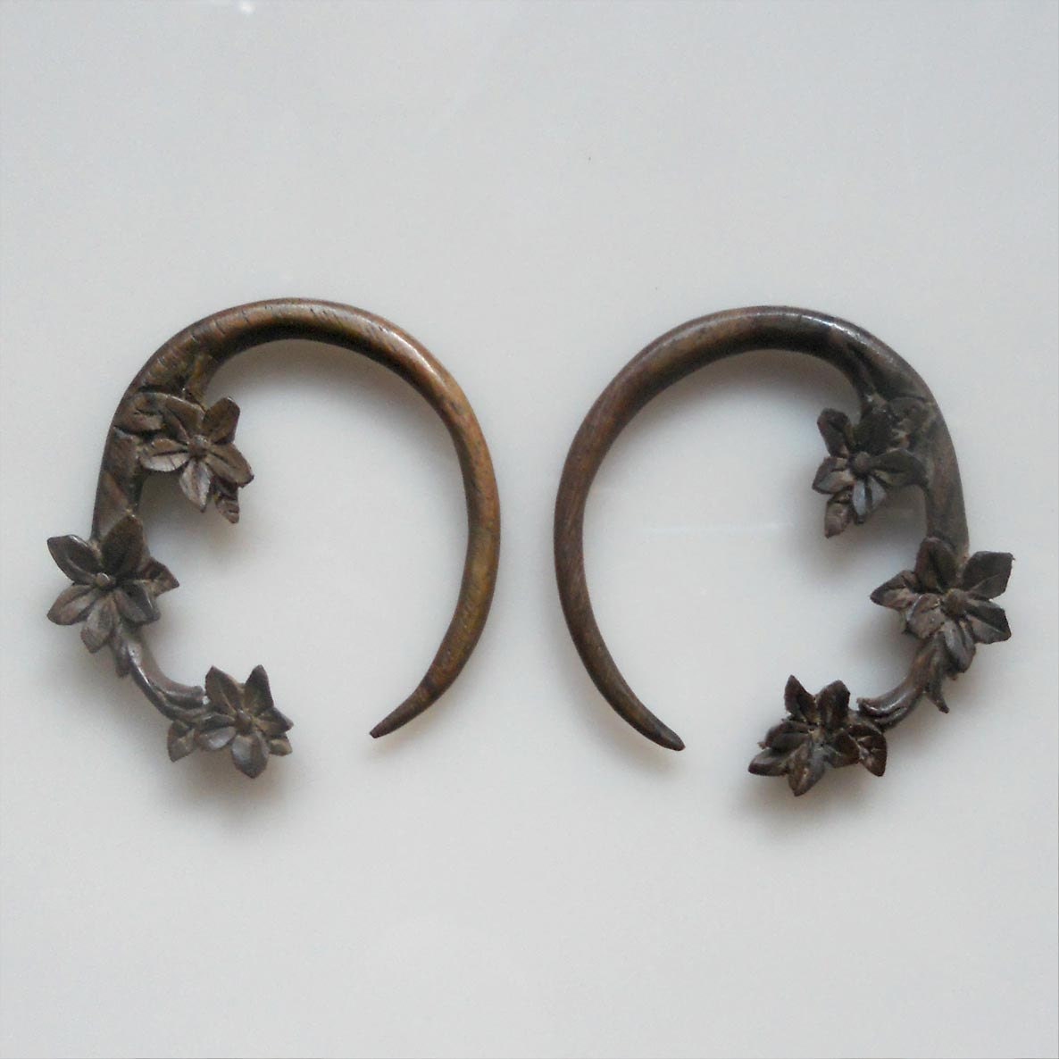 6 Gauge 4 mm Earrings Sono Wood Natural Organic Hand by Bumade