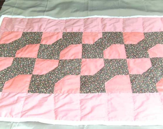 Girl Pink Bow-tie Quilt, Throw Quilt or Toddler Bedding Gift