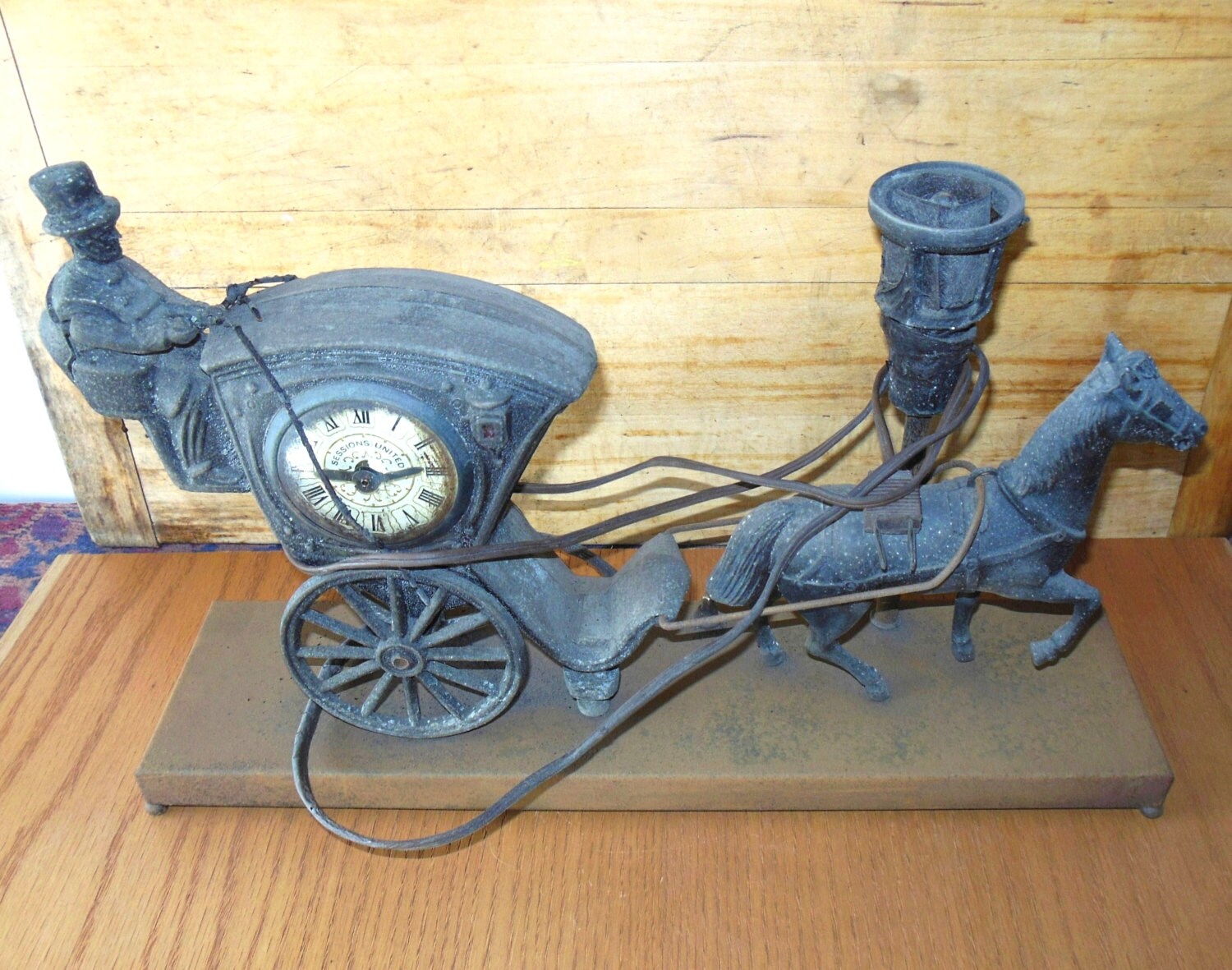 Vintage United Horse Carriage Lamp Clock with Buggy