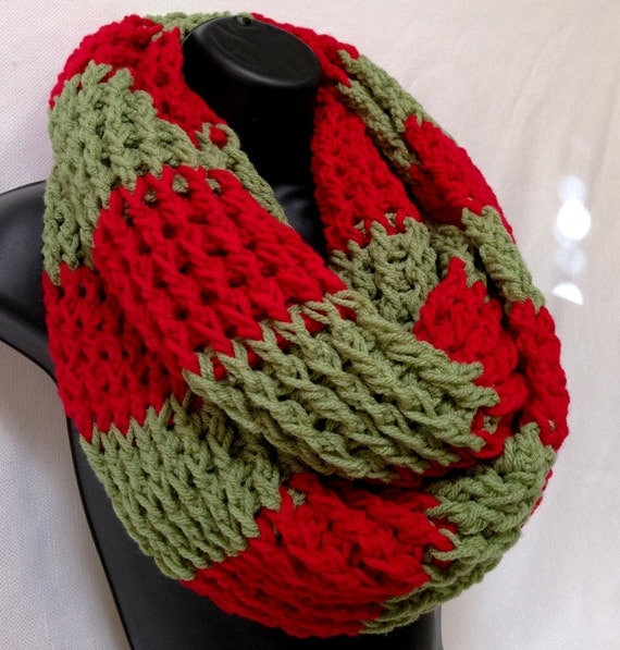 Chunky Crochet Infinity/ Circle/ Round Scarf. by Africancrab