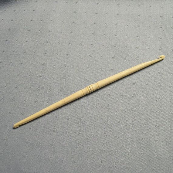Vintage Bone Ivory Carved Double Crochet Hook F by MissIvyVintage