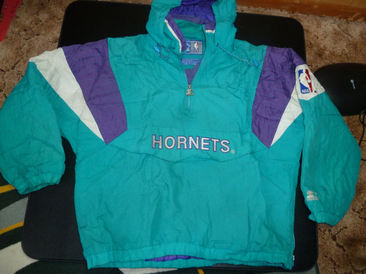 Vtg Charlotte Starter NBA Pullover Hooded Winter