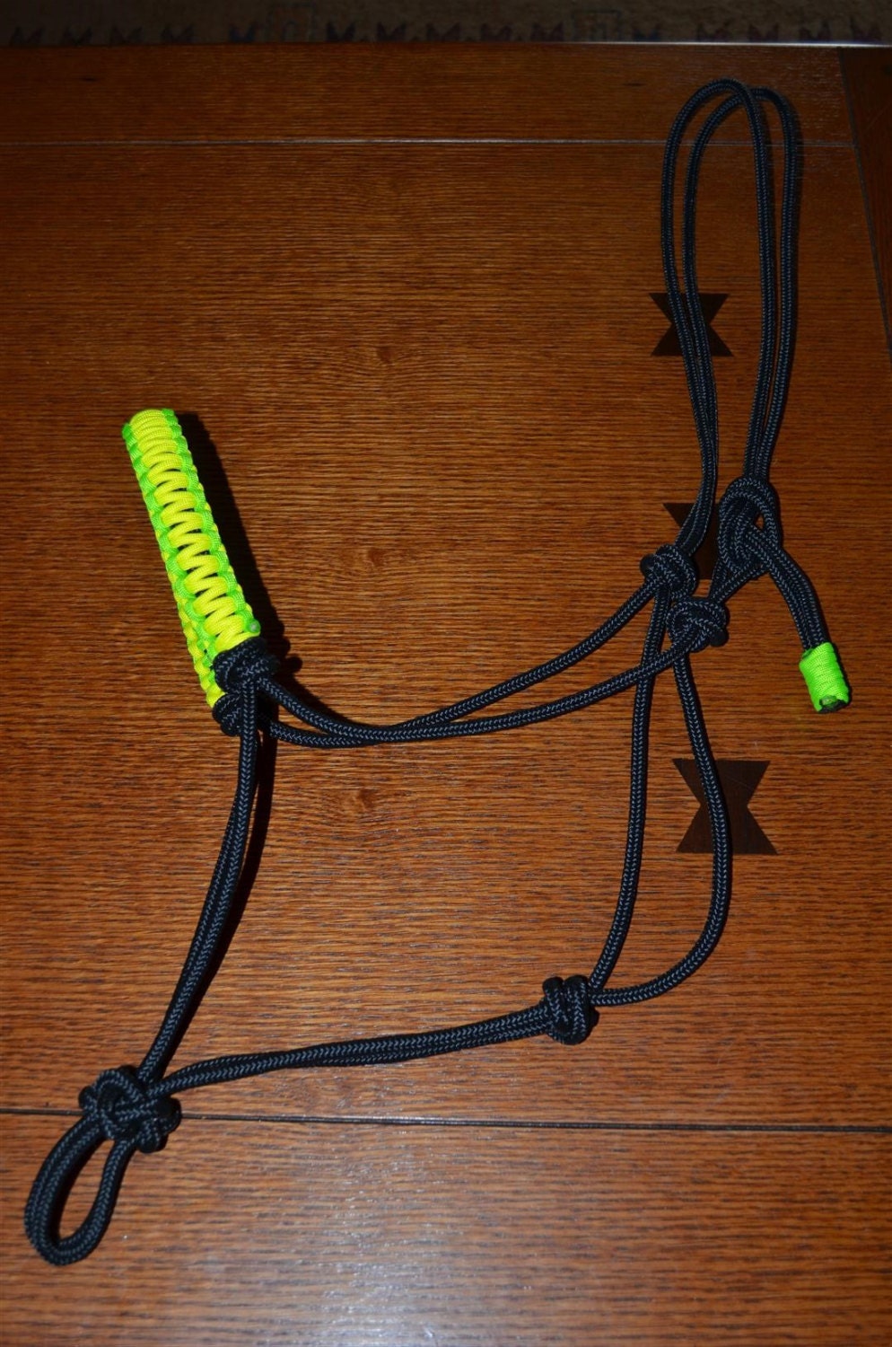 1/4 Premium rope halter with braided paracord noseband