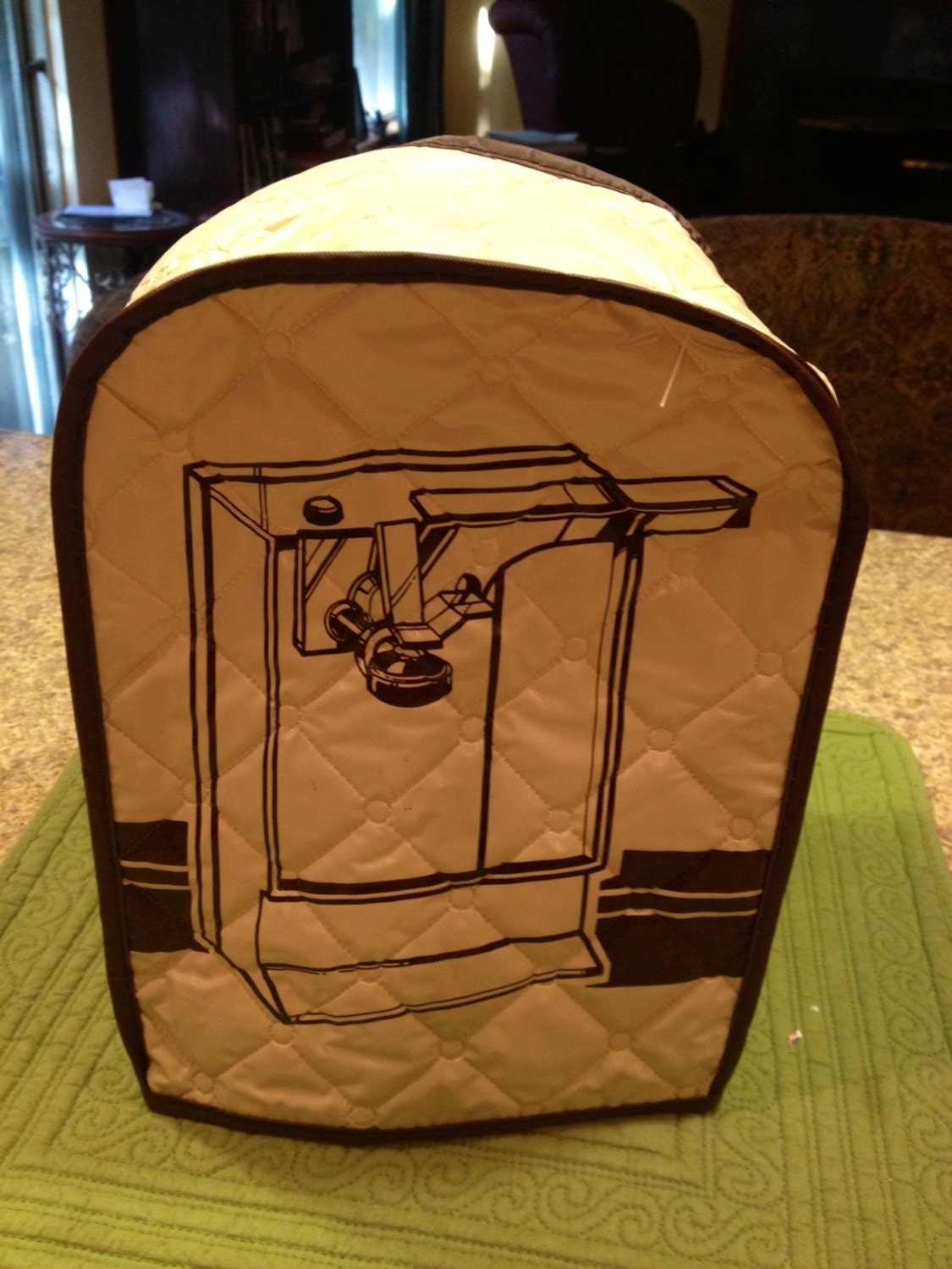 Quilted vinyl electric can opener cover