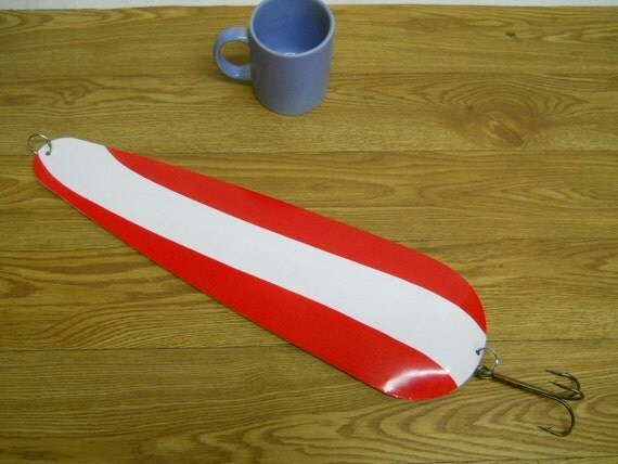 Red and white spoon lure