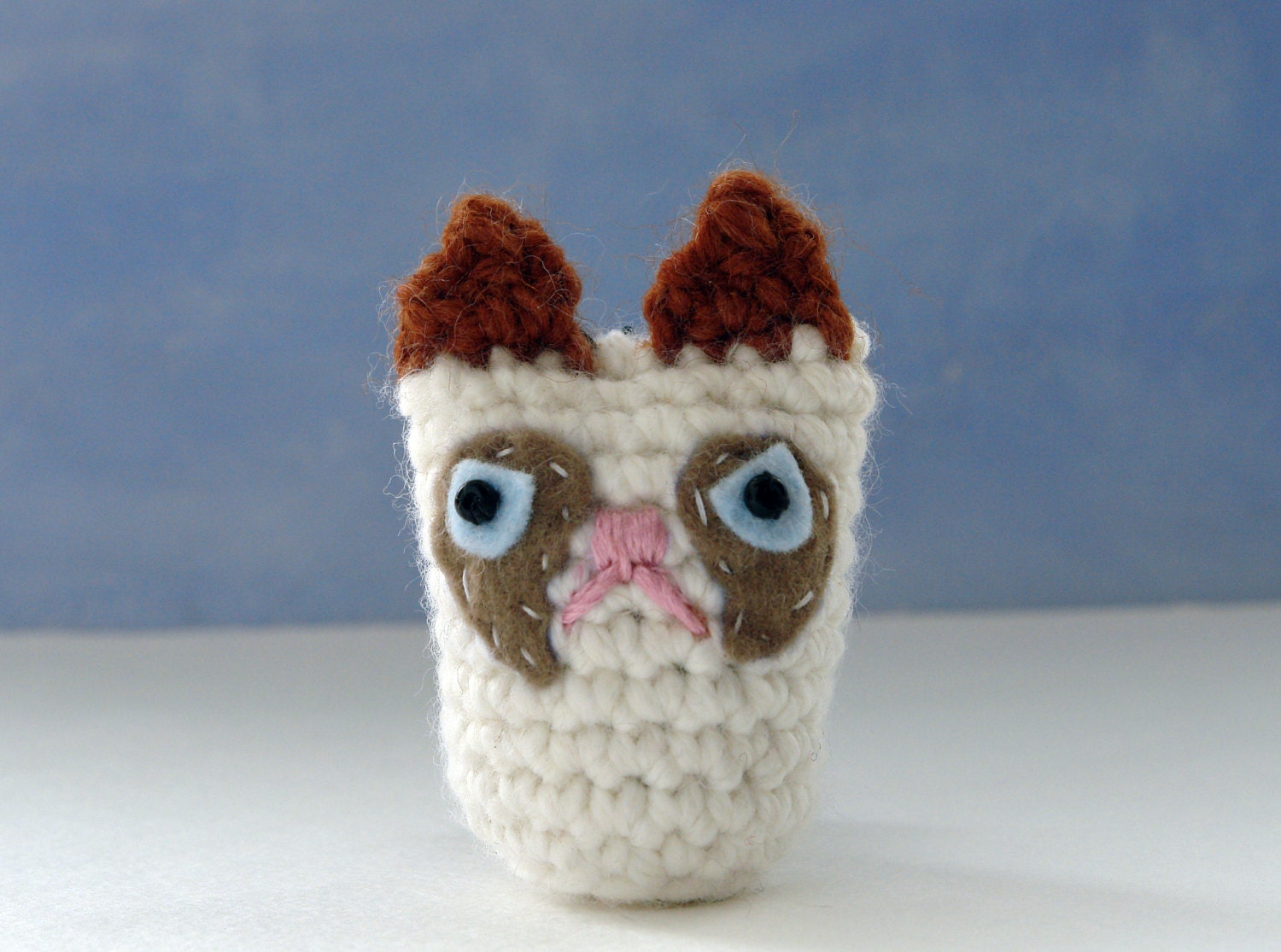Grumpy Cat amigurumi CROCHET PATTERN for keychain
