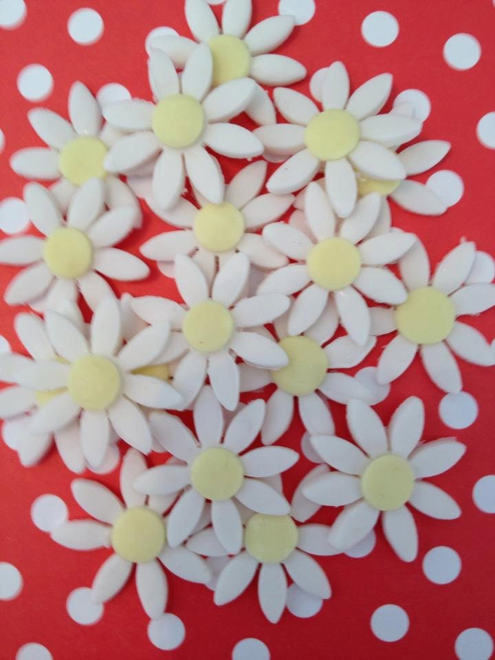 Fondant Daisy Flowers