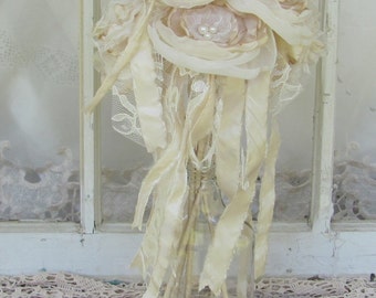 Wedding Centerpiece / Shabby Chic Flowers, Table Centerpiece, Vintage Centerpiece, Mason Jar Flowers Rustic Centerpiece 6 flowers