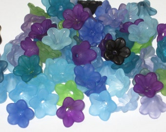 SALE 50 Lucite Flower Beads Acrylic Flower Beads Pretty Petals 12mm - 14mm Atlantis Mix