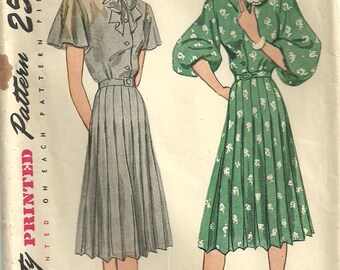 Simplicity 1988 / Vintage 40s Sewing Pattern / Dress / Size 16 Bust 34
