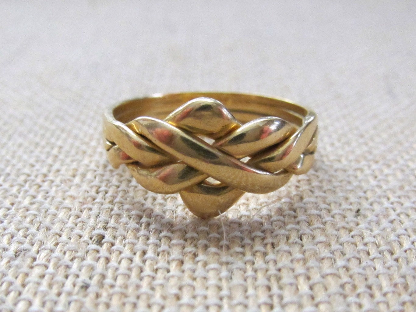 18k Gold Puzzle Ring Yellow Gold 7 grams Size 10.25
