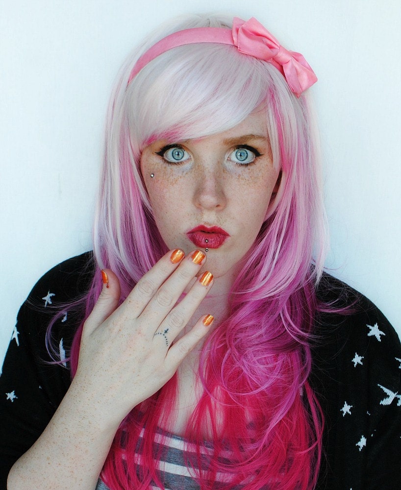 White and pink scene hair