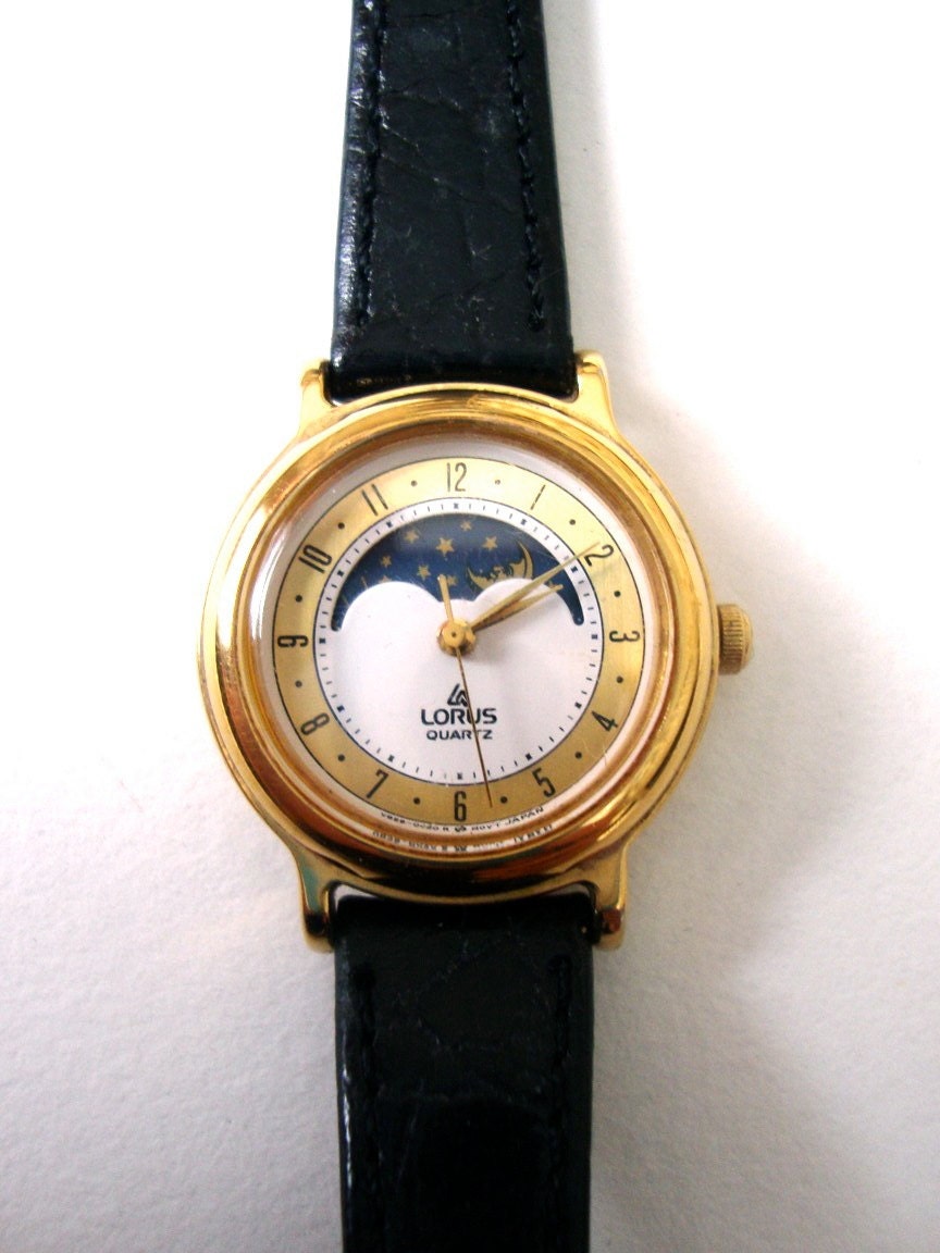 Vintage Lorus Watch : Phased Out vintage womens by SurLhistoire