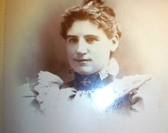 Vintage Photograph Victorian Woman 1800s Cabinet Card
