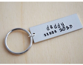 Custom Hand Stamped Daddy Keyring - New Dad Gift - Personalized Keyring ...