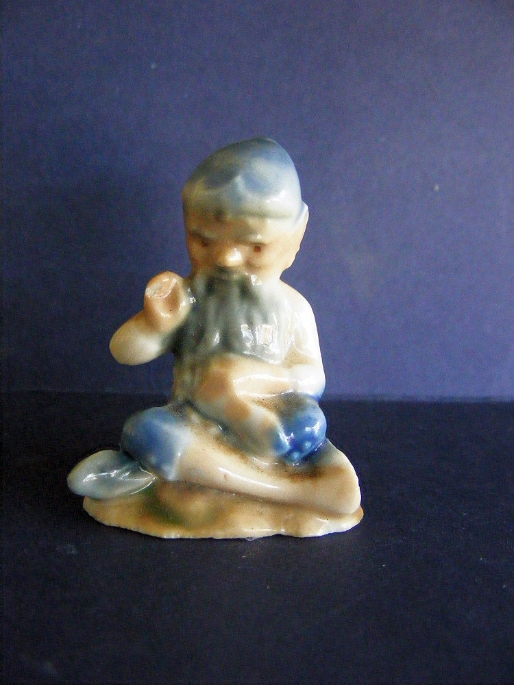 miniature leprechaun figurines