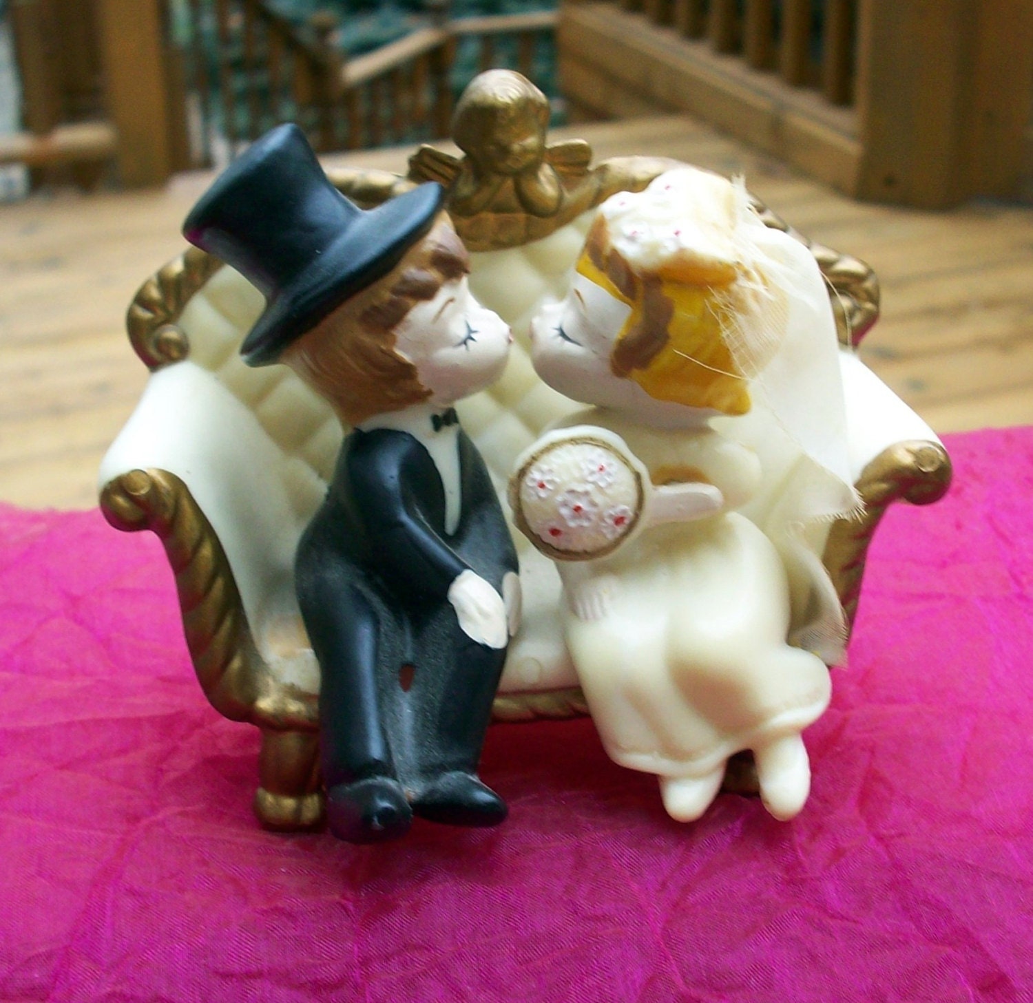 Vintage Wilton Wedding Cake Topper Bride Groom Couch